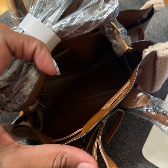 Brown purse *NEVER WORN* - Picture 2 of 2